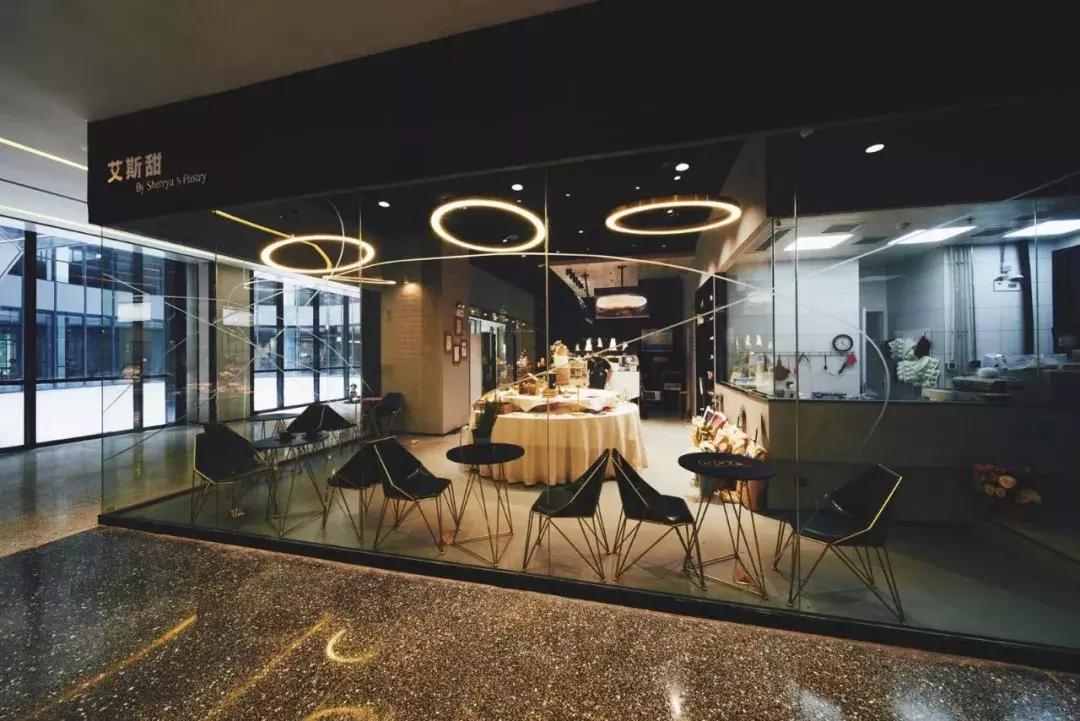 从私房烘焙到开店,从私房到门店