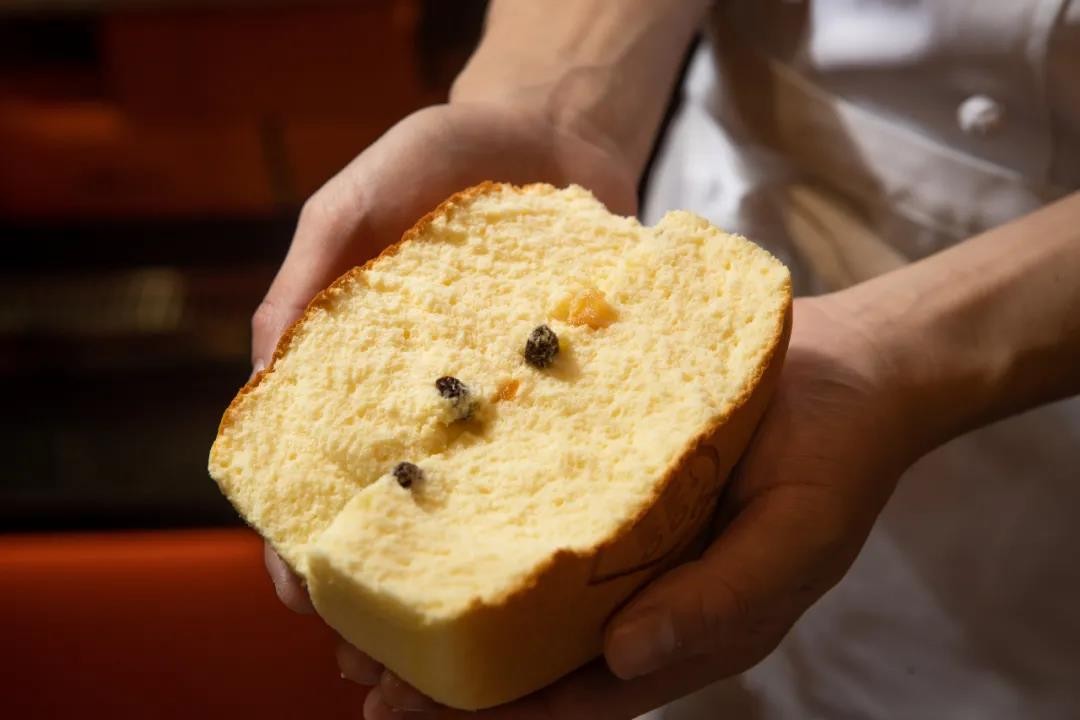 南京网红蛋糕找人排队,江苏南京某网红蛋糕店