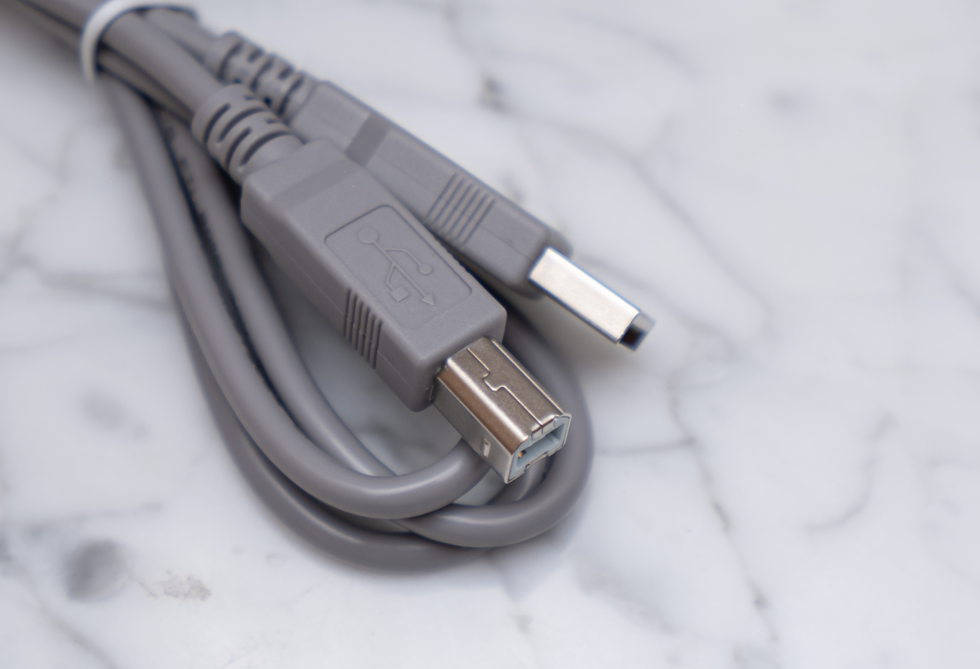 不怕断电也不怕喵星人拔插头,必备家用NAS数据的守护者