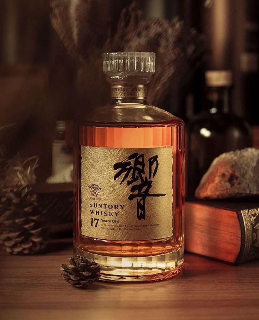 30000元一瓶的響威士忌,收藏还是喝掉?网友:我买酒就是用来摆