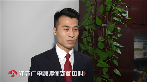 年轻妈妈卖假货在家被警察抓,海淘儿童网红药