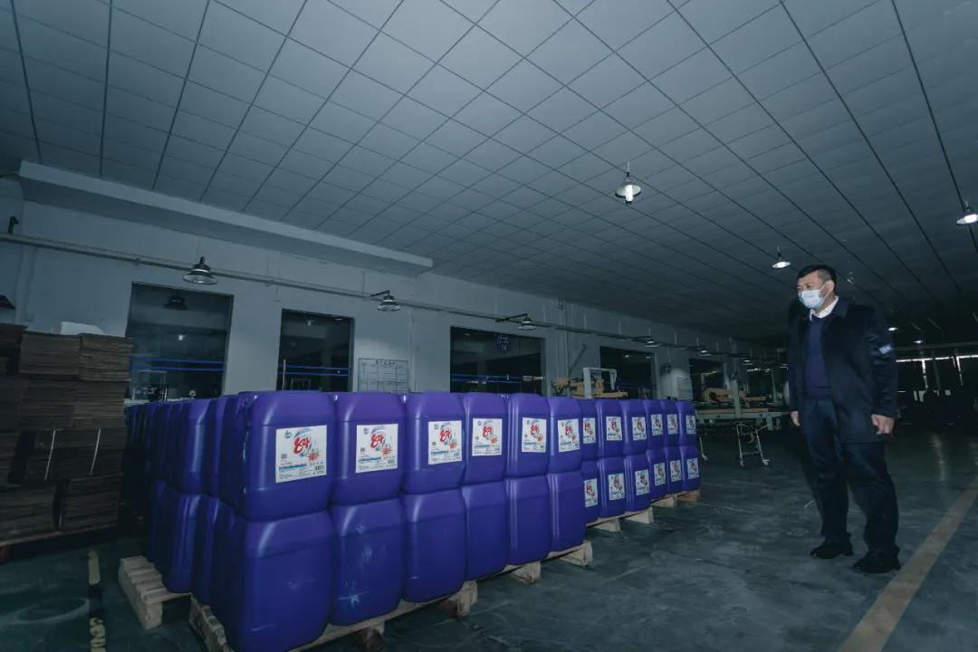 众志成城抗疫情坚守初心勇担当,众志成城抗疫情坚守初心担使命