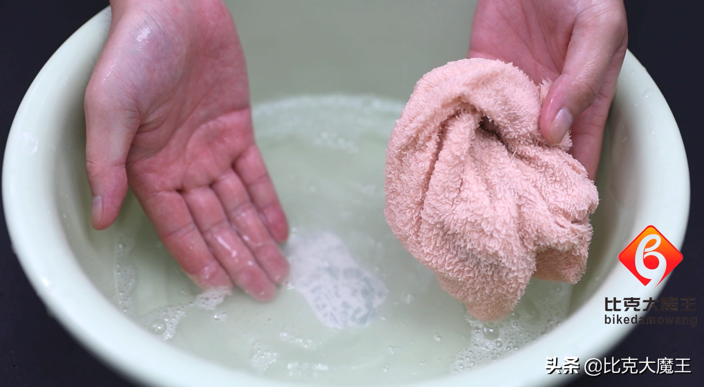 毛巾用久了发黄怎样洗净,毛巾用久了有异味怎么清洗