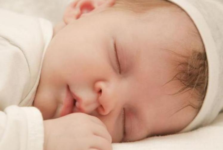 宝宝每次喝奶都剩一点怎么回事,孩子每次喝奶都会剩下好多怎么办