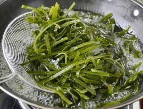 海带用水泡后怎样做才能软烂,海带如何泡发会又软又好吃