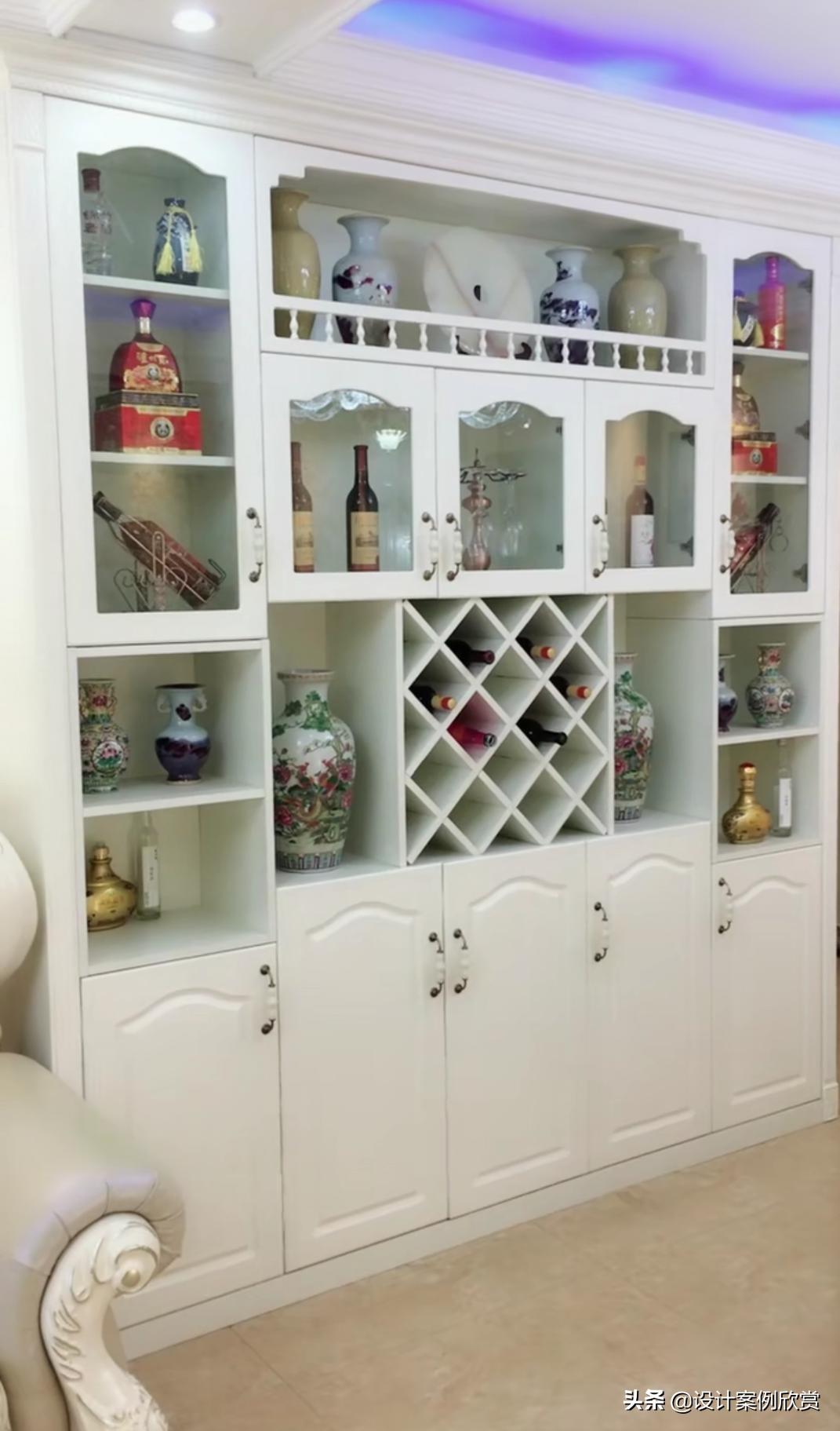 2020年轻奢餐厅酒柜效果图,2021高端大气上档次的厨房酒柜