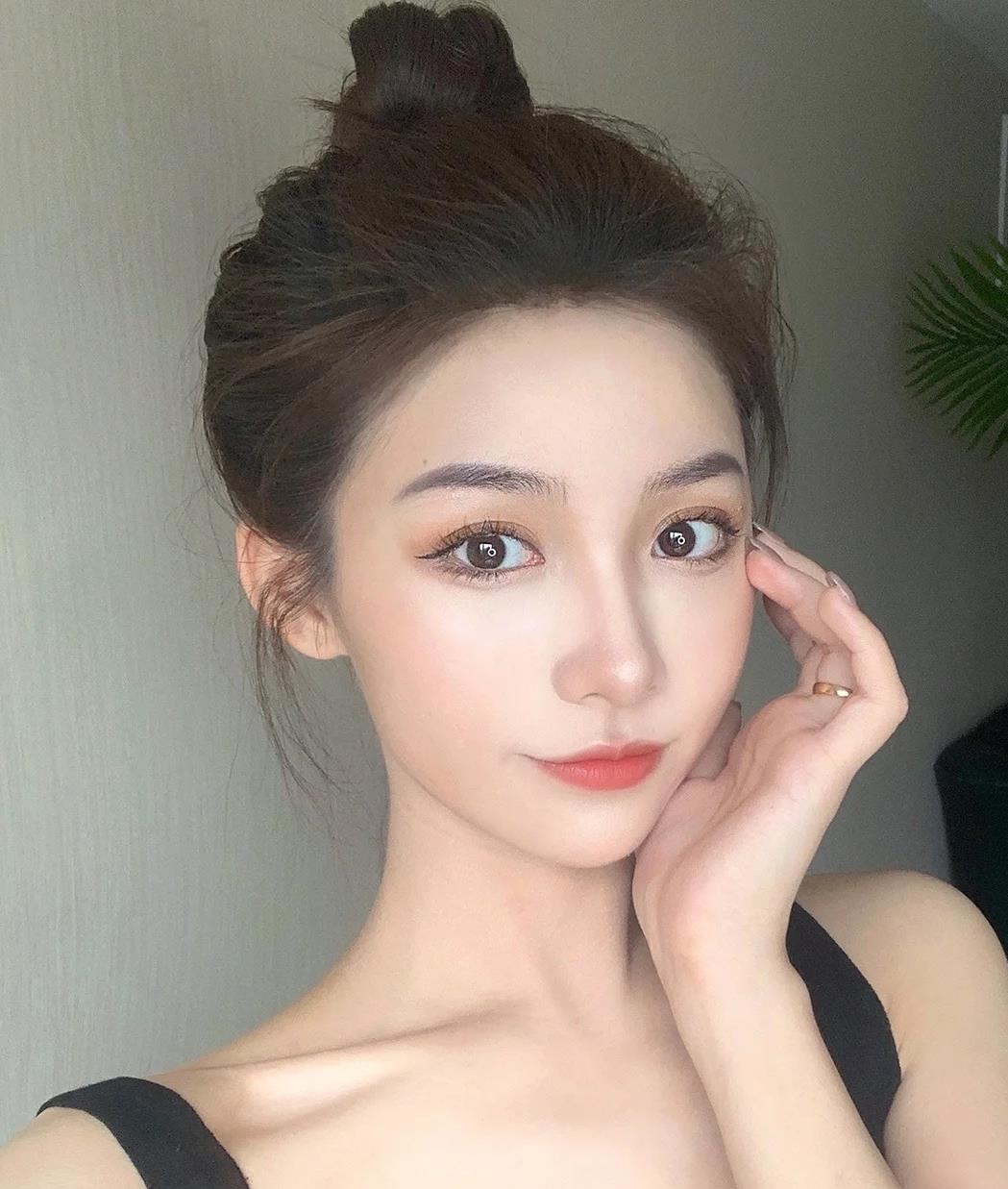 只有一个遮瑕怎么遮泪沟和眼袋,面部泪沟遮瑕教程