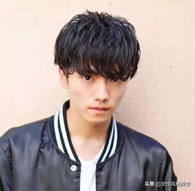 男生冬天什么发型好看又好打理,冬季既简单又暖和的男发型