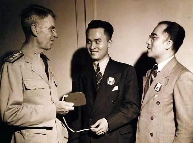 中国一小伙被困海上133天，靠吃生鱼片存活，被困记录63年后打破