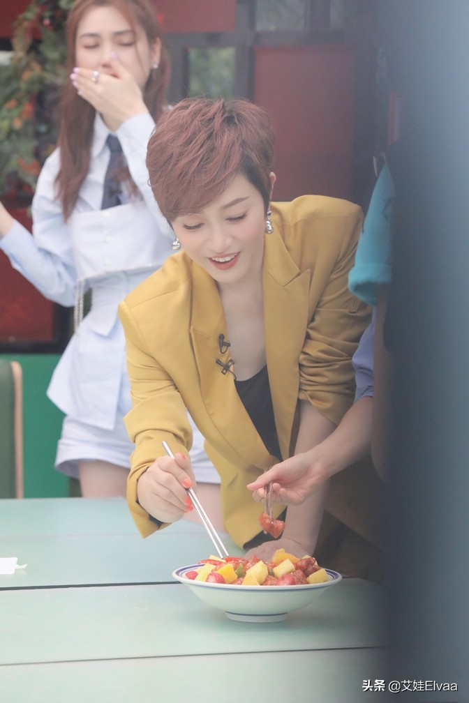 陈法蓉西装穿搭,陈法蓉西装背头