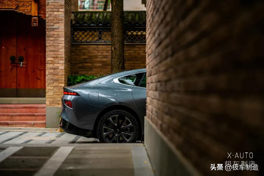 小鹏p7新能源汽车深度评测,2020最好纯电动汽车小鹏p7