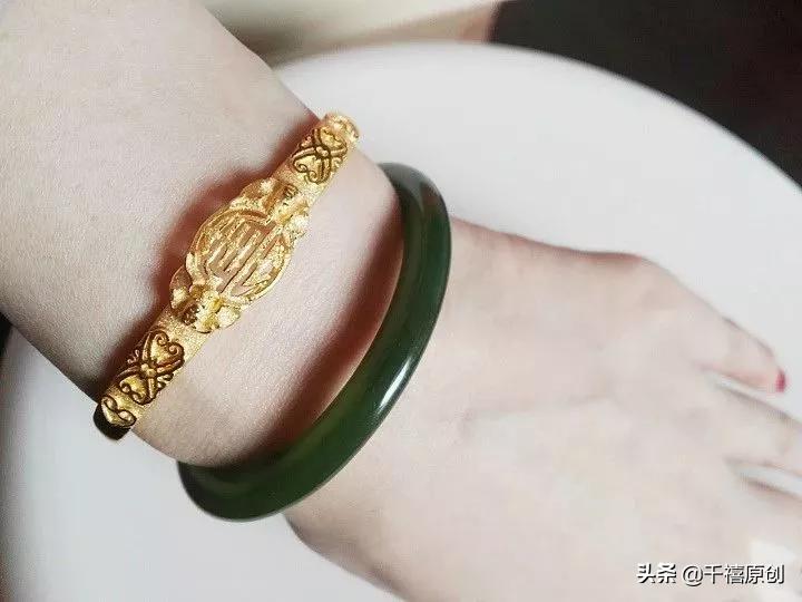 女人佩戴什么样的手镯最养人,女人一生最幸福的玉镯