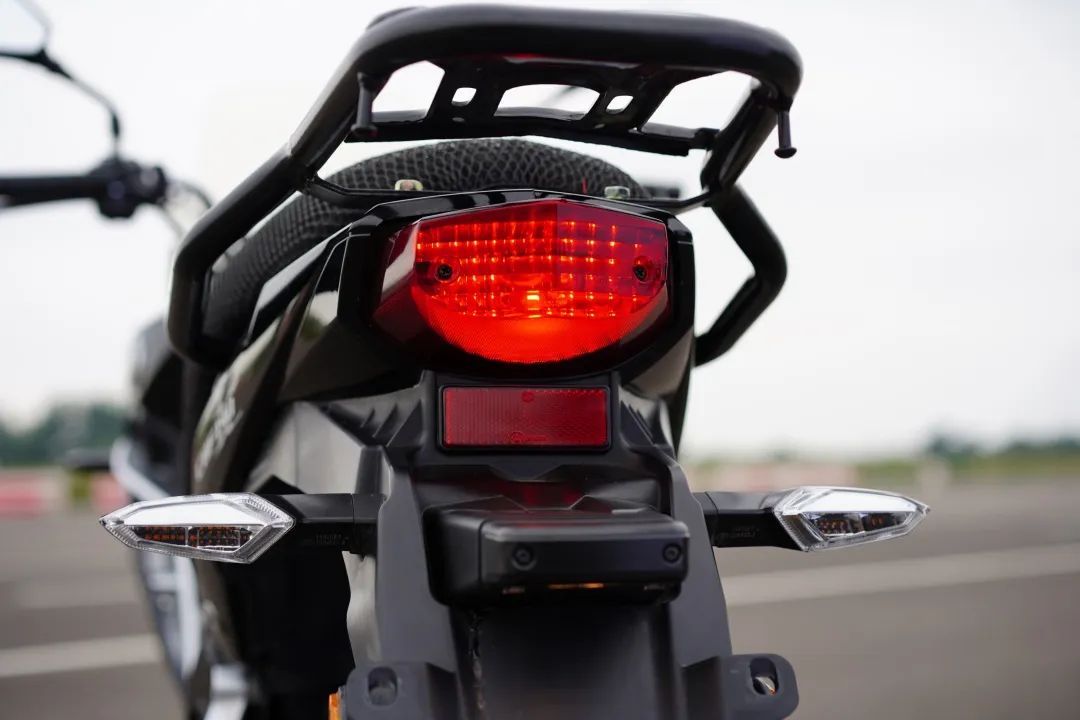 本田新大洲cbf190x摩旅,新大洲本田cbf190r对比豪爵nk150