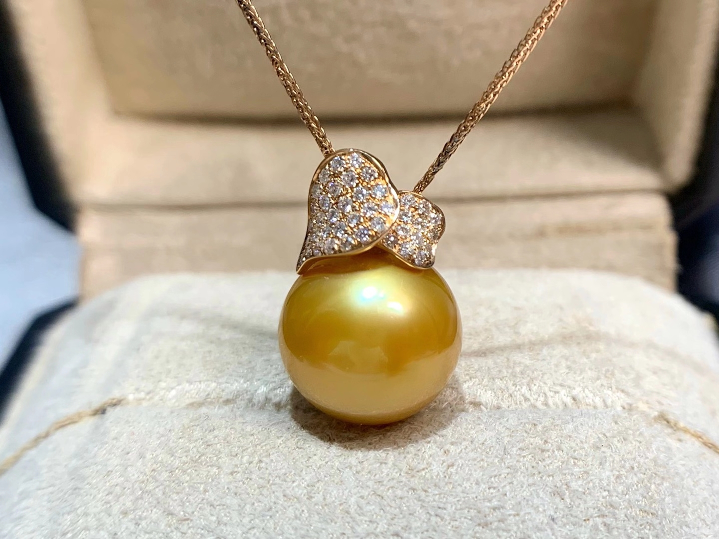 哪些黄金首饰可以减龄又百搭,总有一款适合你珠宝首饰