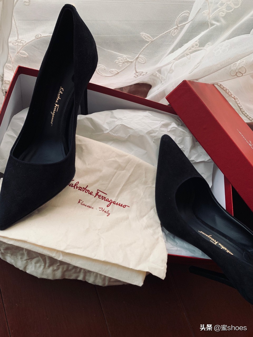 杨幂鞋子同款菲拉格慕,没有鞋跟的高跟鞋走路