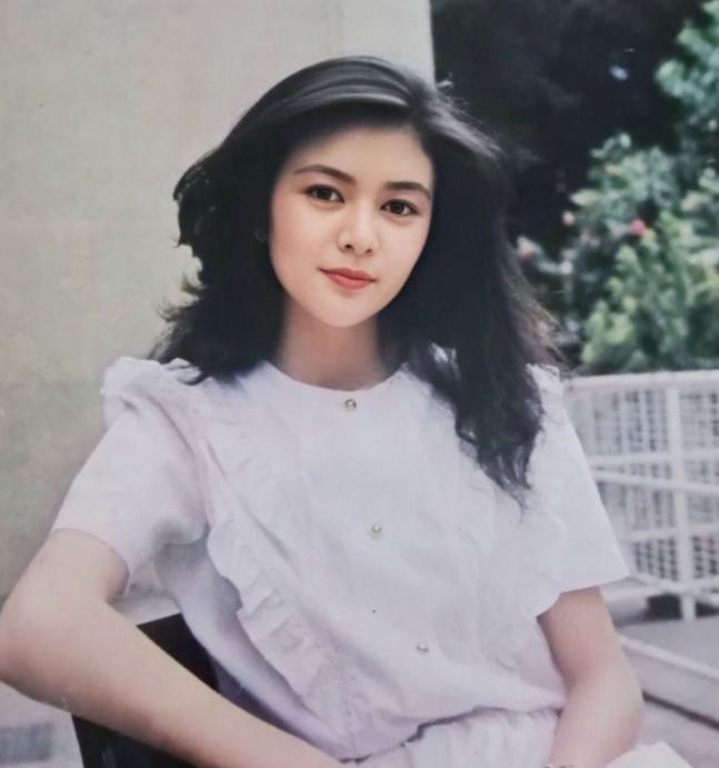 关之琳的情史简介,关之琳的情史有多厉害