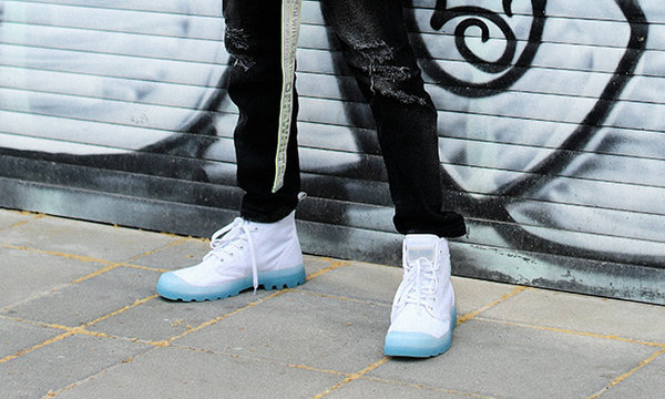 年轻人穿的潮牌鞋子品牌,年轻人都穿什么品牌的服装