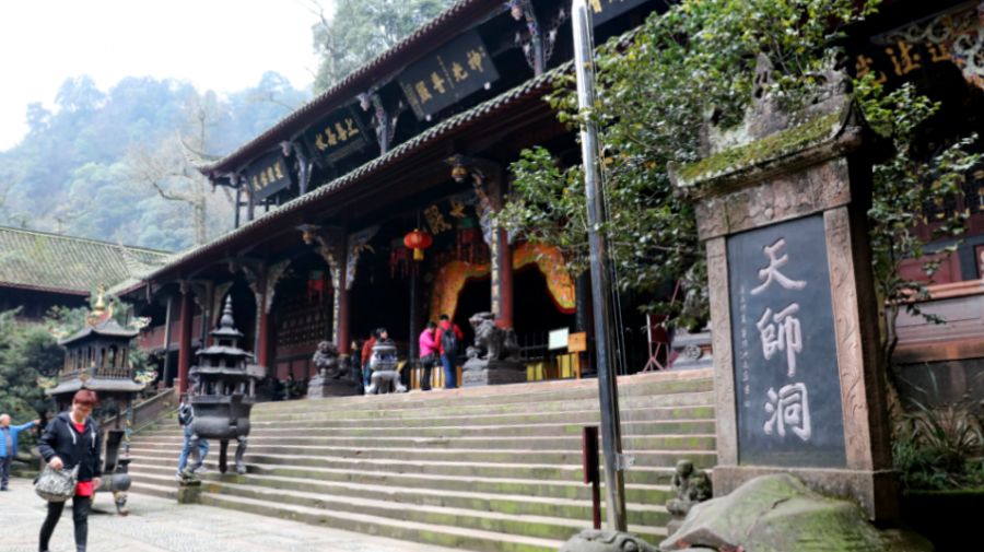 坐上公交去旅行!跟着这条101路线,带你玩遍大半个都江堰~一站一景,吃喝玩乐一网打尽!