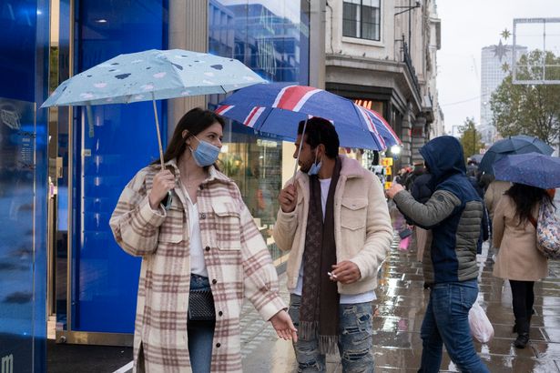 420亿口罩抵美，美国人排队囤商品后，英国人：也离不开中国货