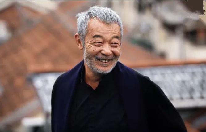 被禁十年他还是学不会弯腰