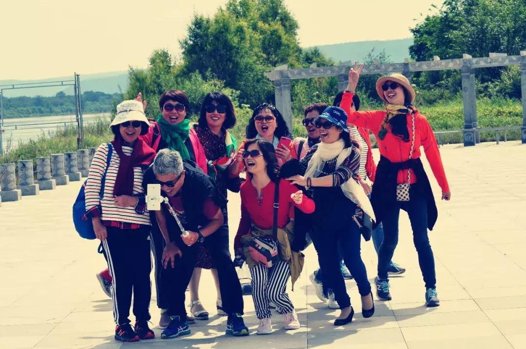 10个闺蜜沿着中俄罗斯边境自驾游,10个闺蜜结伴游中苏边境线