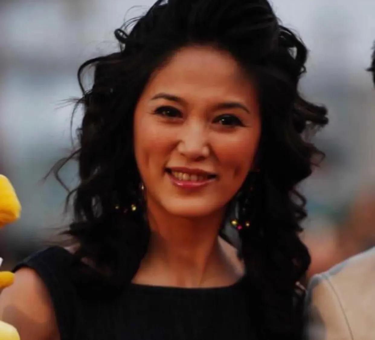 明星整容和不整容老去有什么区别,自然老去和整容明星的对比