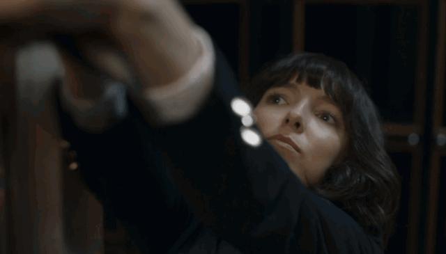 当相爱相杀的变态女主意识到自己是*社会反**人格时,好戏才刚刚开始