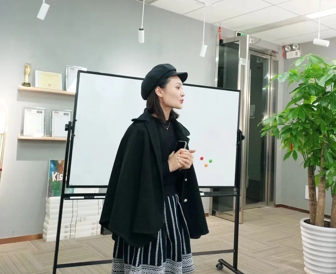 在朋友圈做微商能赚钱吗,朋友圈的微商靠什么赚钱