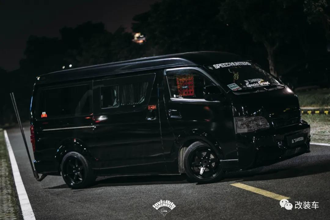 金杯海狮能推着么,金杯海狮可以坐几个人