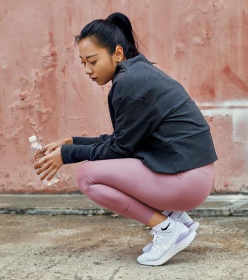 23岁短跑女神葛曼棋,为何比赛用布遮掩腰部?私密纹身是只梅花鹿