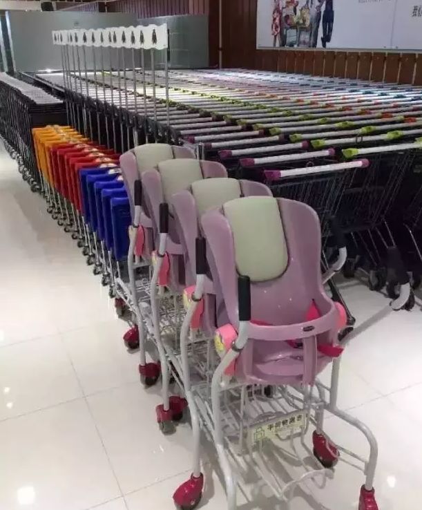 开店1小时就被挤爆:这家店凭什么让人感动到哭