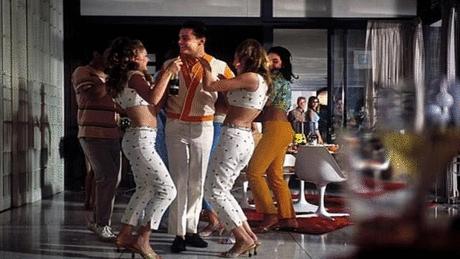 猫鼠游戏假扮007骗美女,猫鼠游戏中主角骗模特