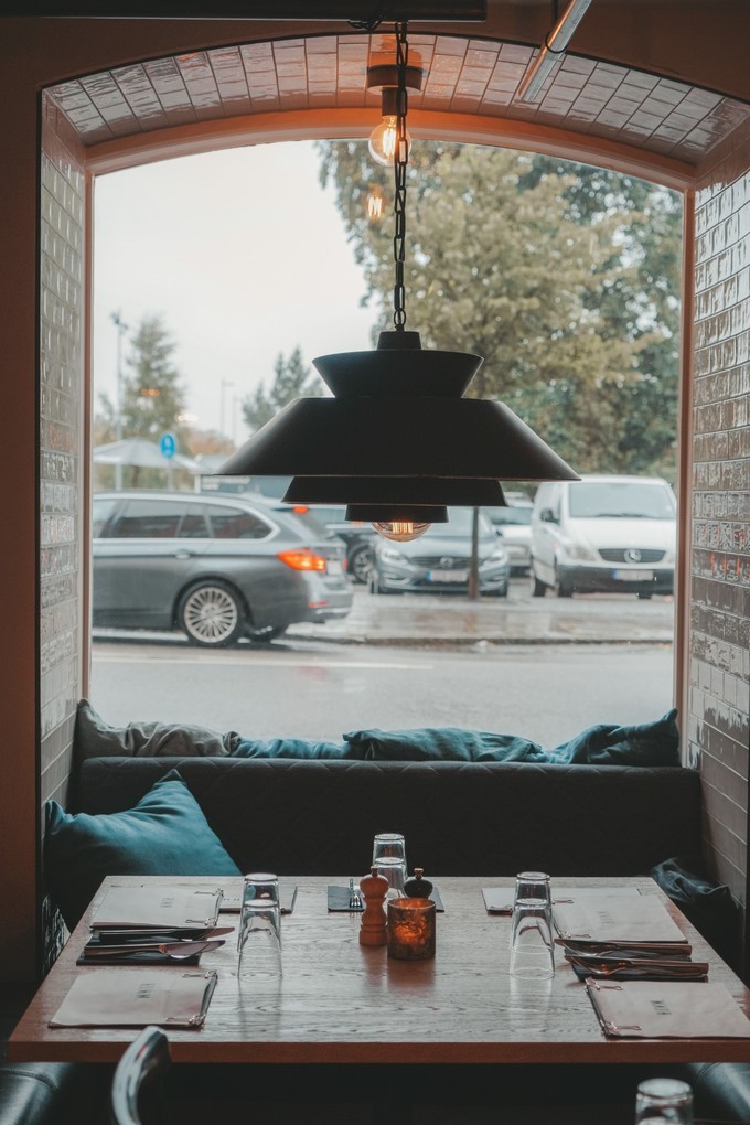 去哥德堡需要带当地钱吗,去卡塔尔必买