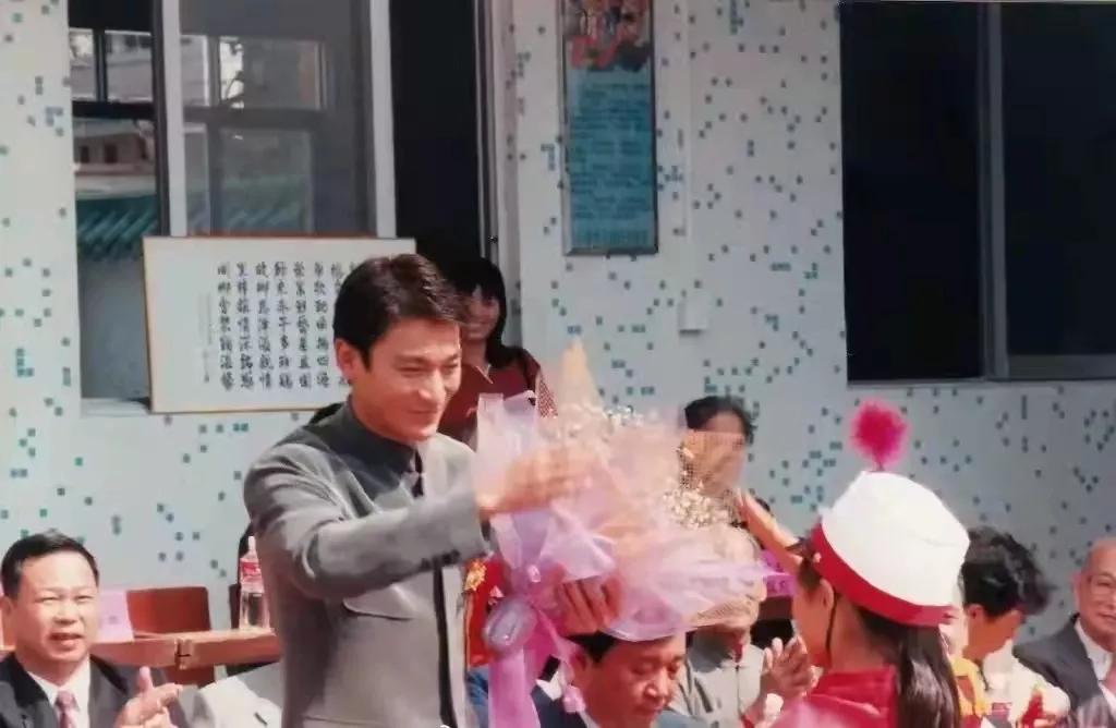 刘德华回乡新会祭祖视频,1997年刘德华荣归故里