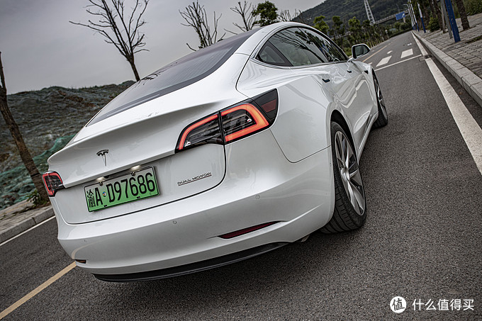 特斯拉model3试驾深度体验,特斯拉model3performance续航