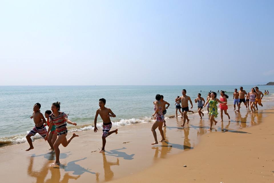 深圳的消费高还是三亚的消费高,三亚的消费是青岛的几倍