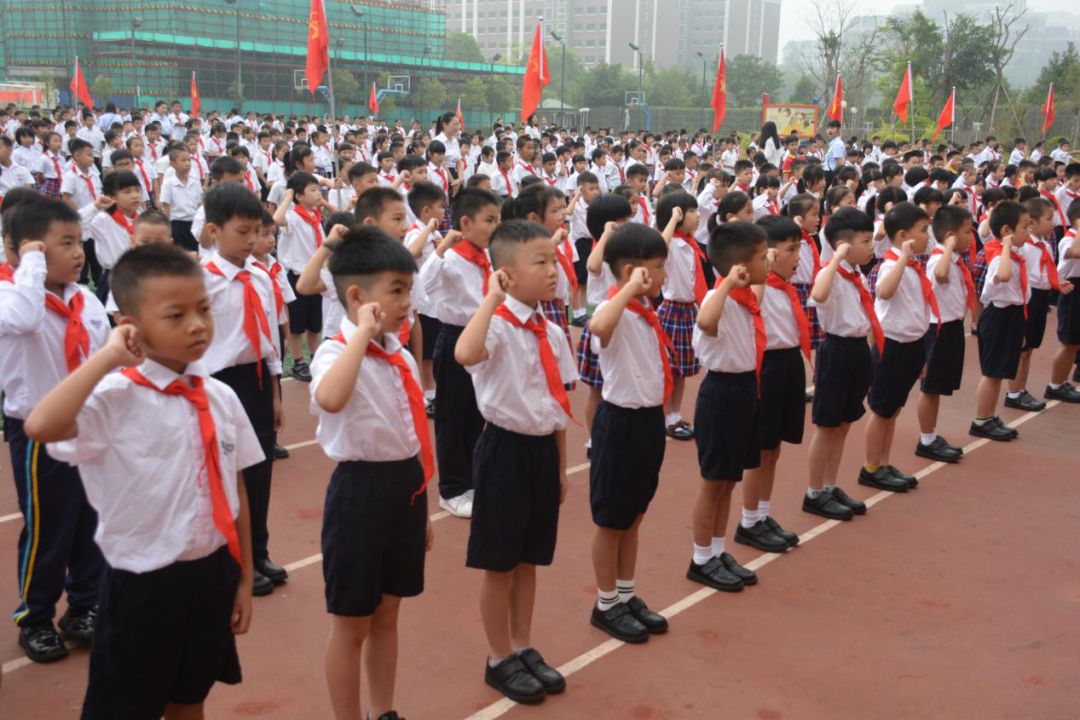 华立中英文学校是不是贵族学校,华立中英文学校升学