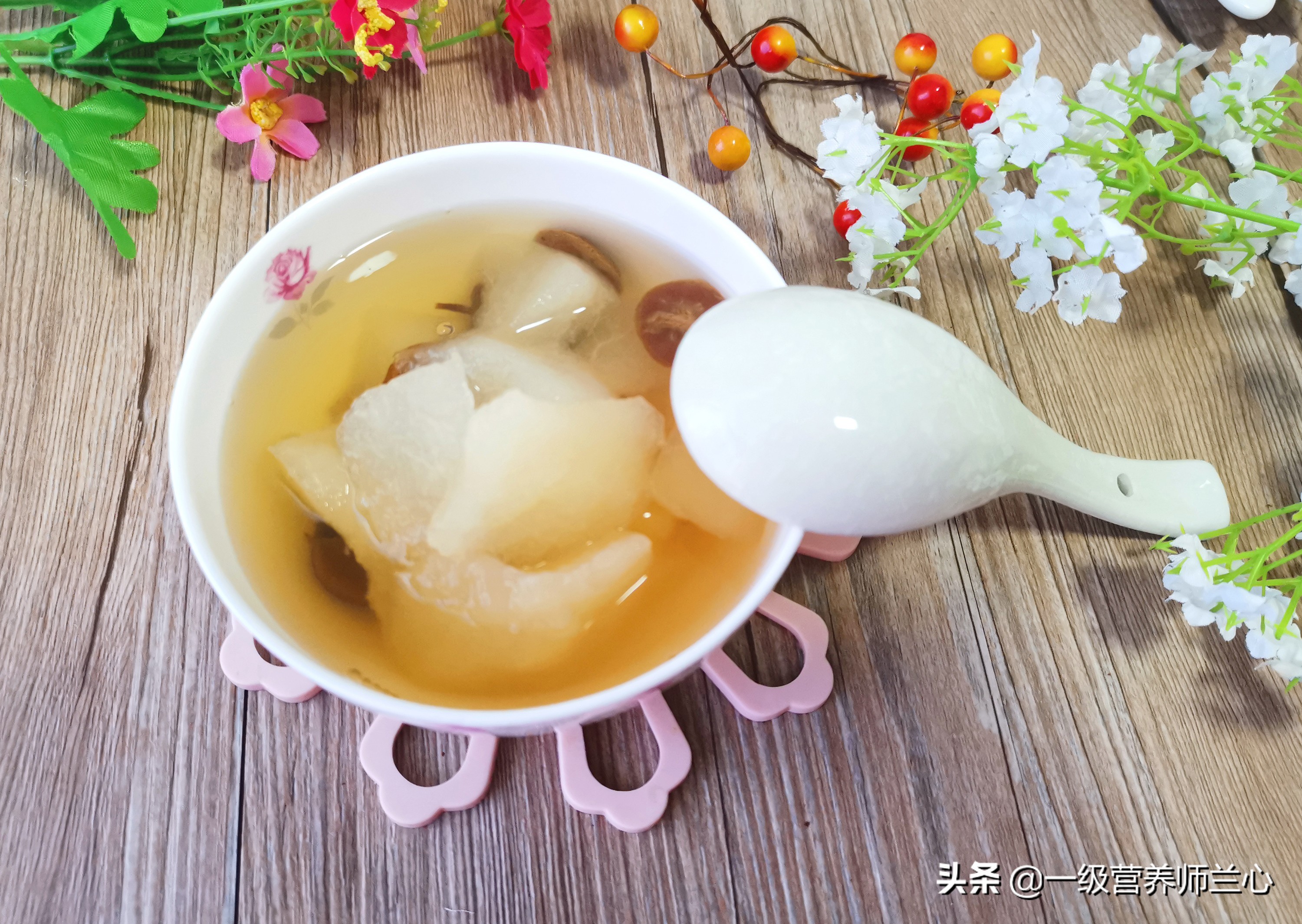 嗓子沙哑化痰喝什么茶,喉咙沙哑要炖什么喝