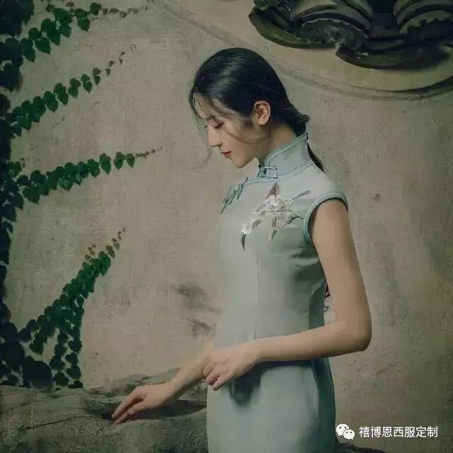 中国女孩儿穿旗袍妙不可言,旗袍所拥有的东方韵味
