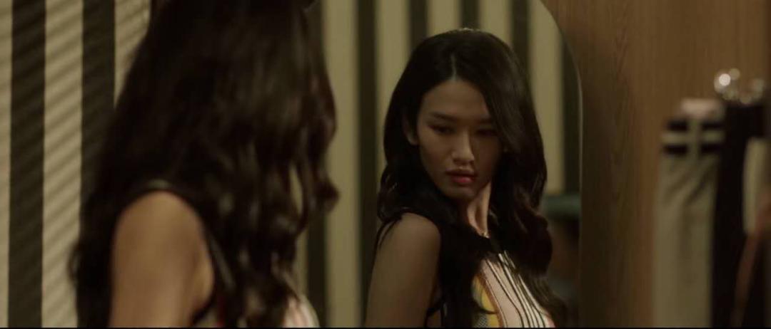 一次*窥偷**，让豪门穷女婿露出马脚：精神不对等的婚姻容易出轨