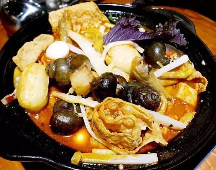 南宁最好吃的田螺煲,南宁田螺鸭脚煲