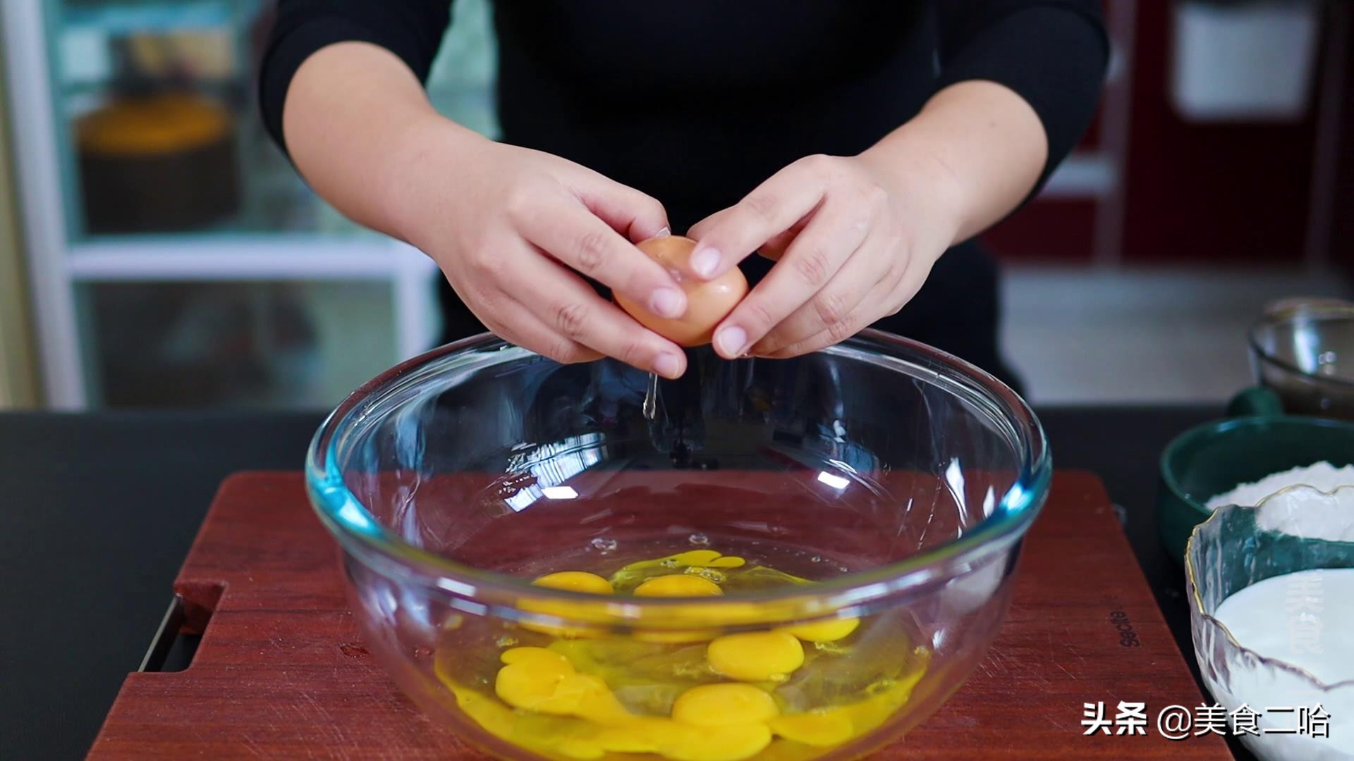 千层蛋糕皮怎么煎才薄窍门,千层蛋糕饼皮制作方法没有模具
