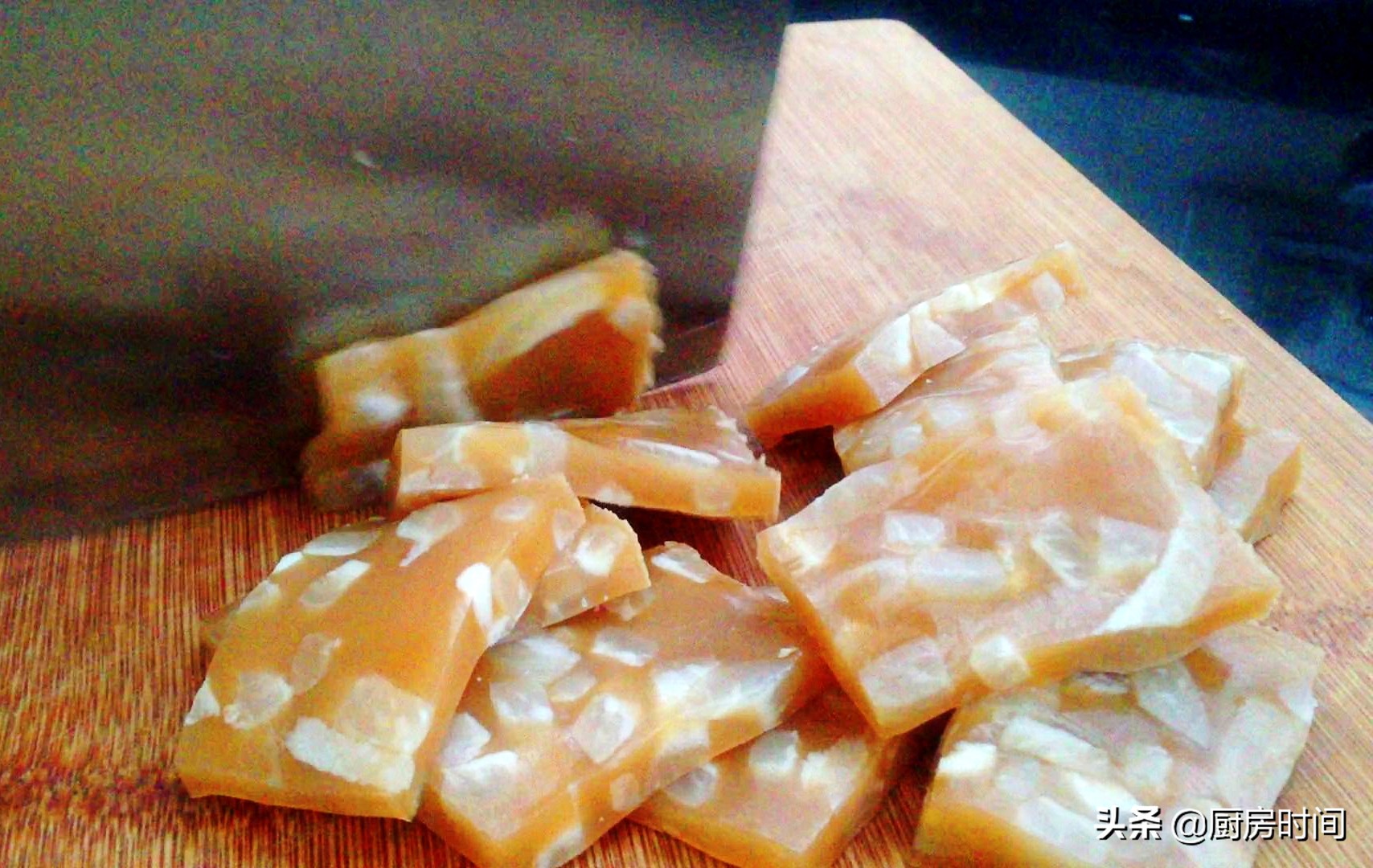 猪皮不刮油可以做皮冻吗,做猪皮冻为什么要把油刮掉