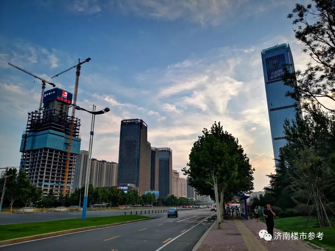 曾经的济南第一高—中弘广场将拍卖!命途多舛两任开发商折戟沉沙