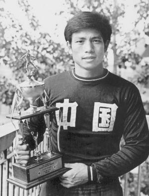 大连门将李富胜,原足球守门员李福胜简介