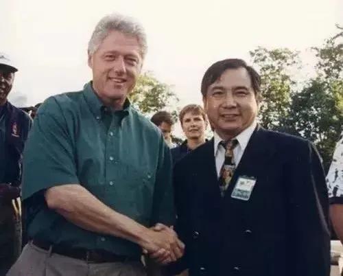 中国首位开劳斯莱斯的车主是谁,经常开劳斯莱斯法拉利的人