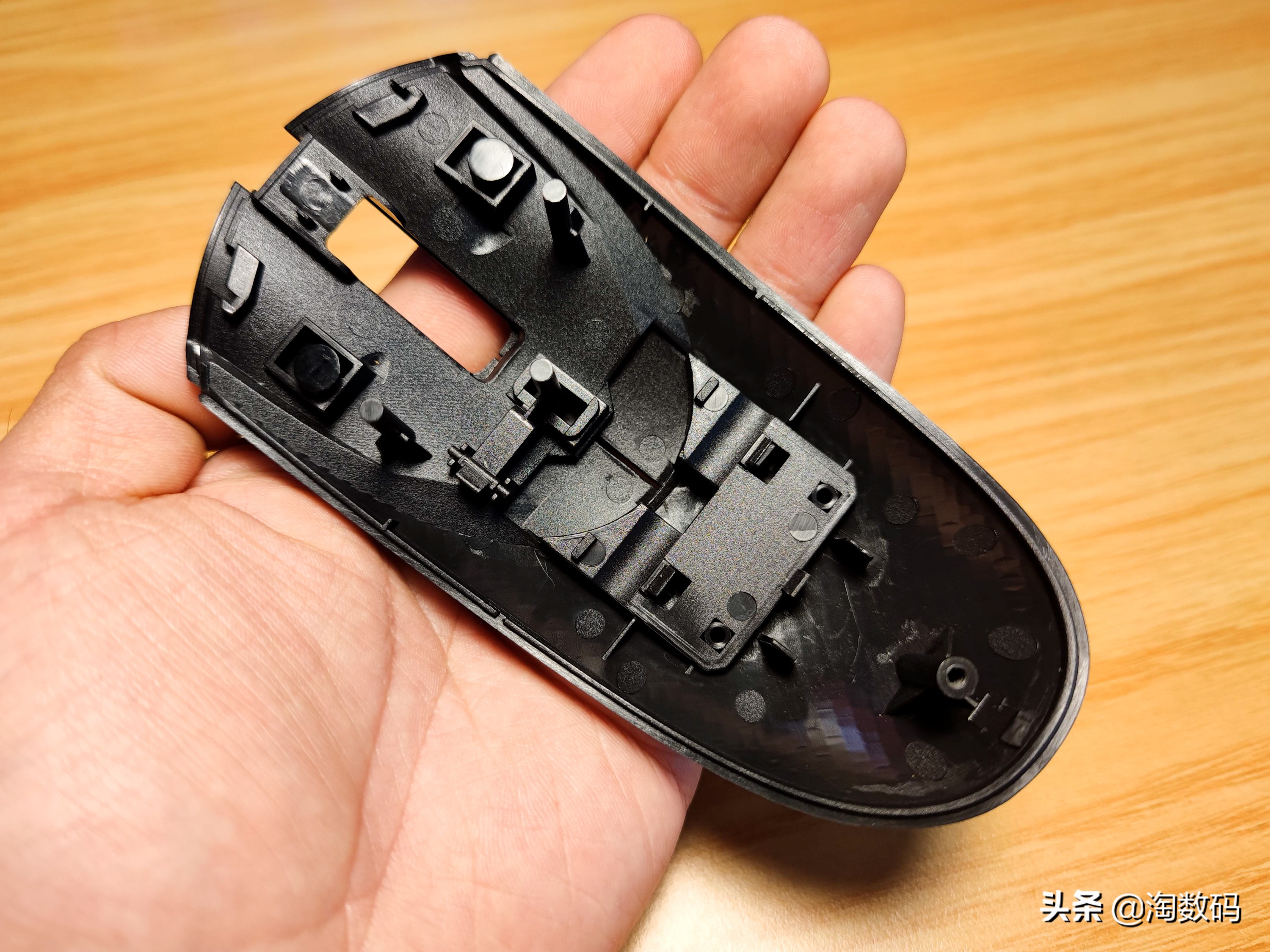 100元左右罗技和雷蛇鼠标测评,雷蛇罗技鼠标测评