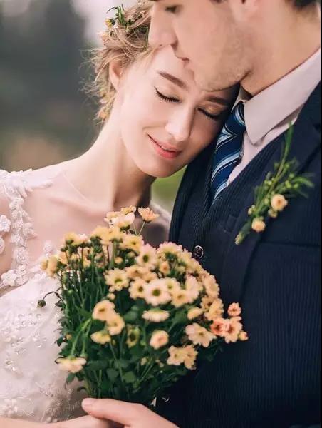 主持婚礼的主持人,赣州海之声婚礼主持人价位