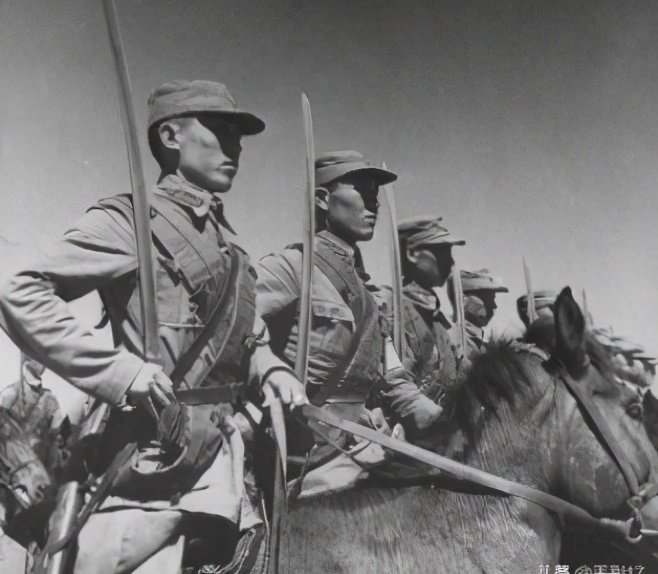 白马团与黑马团的故事,抗日战争中白马的故事