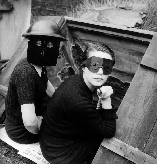 希特勒浴缸中的女人：传奇女摄影师LeeMiller